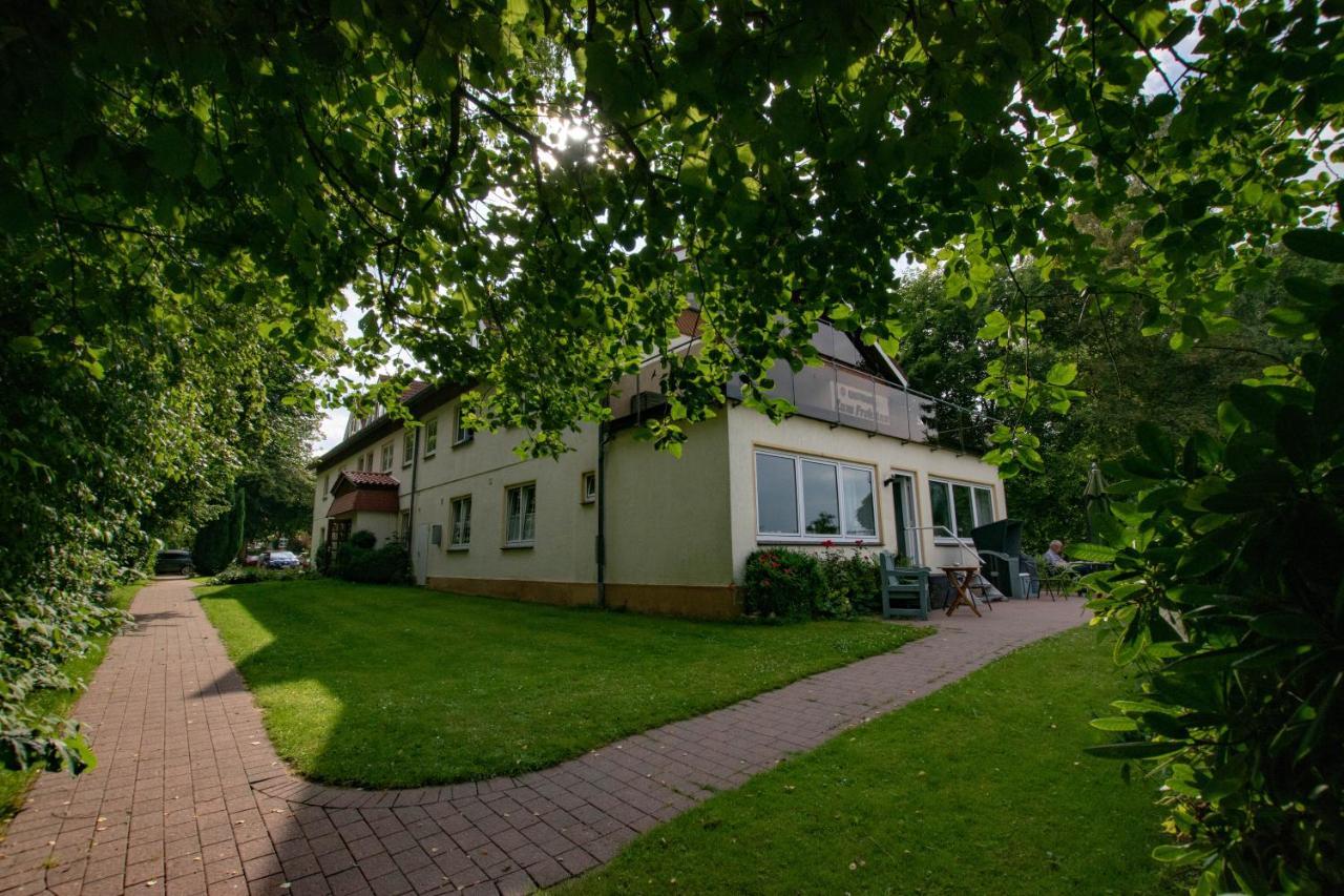 Gasthaus Zum Frohsinn Bosau Exteriér fotografie